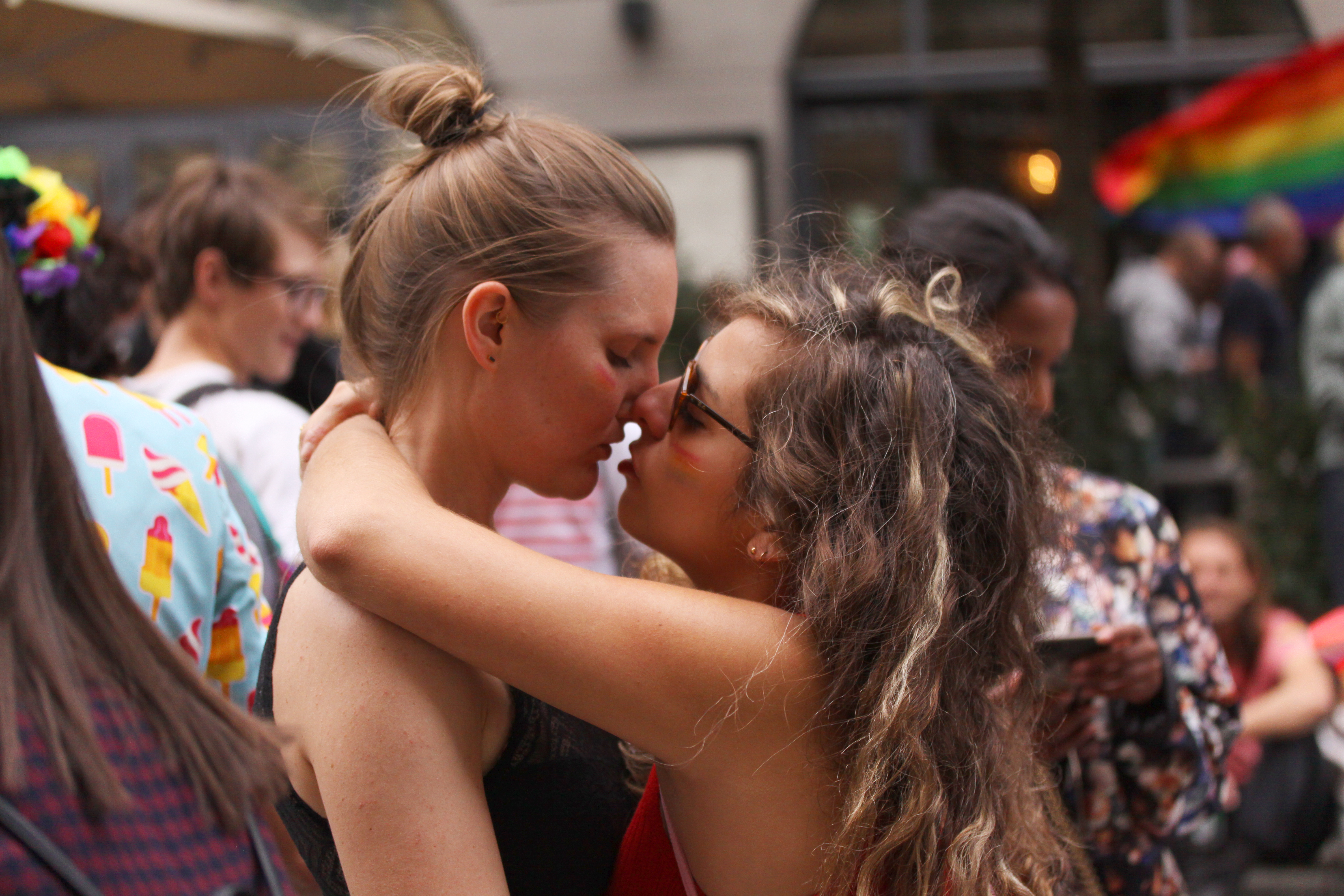 Hook in Singapore up app lesbian Lesbian hookup