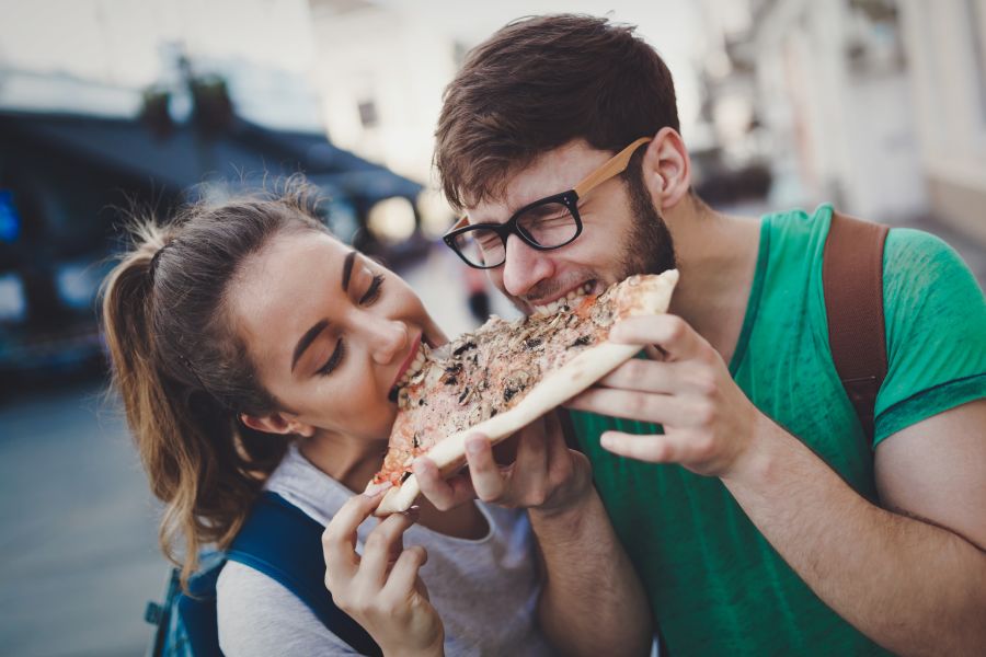 How to Get Your Ex Back Couple Eating Pizza
