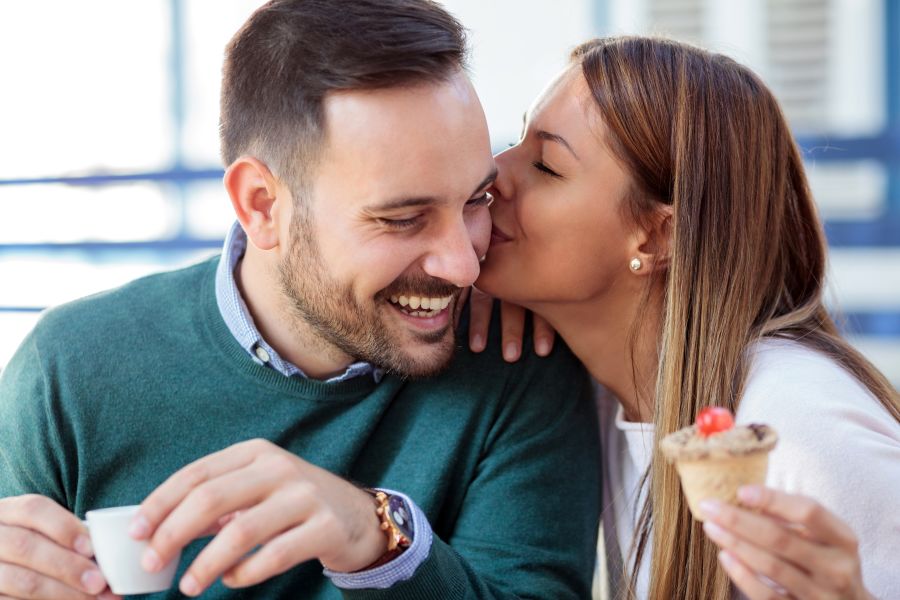 How to Compliment a Man Couple Kiss on Cheek