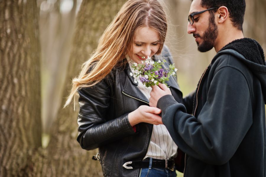 Jewish Couple Flowers